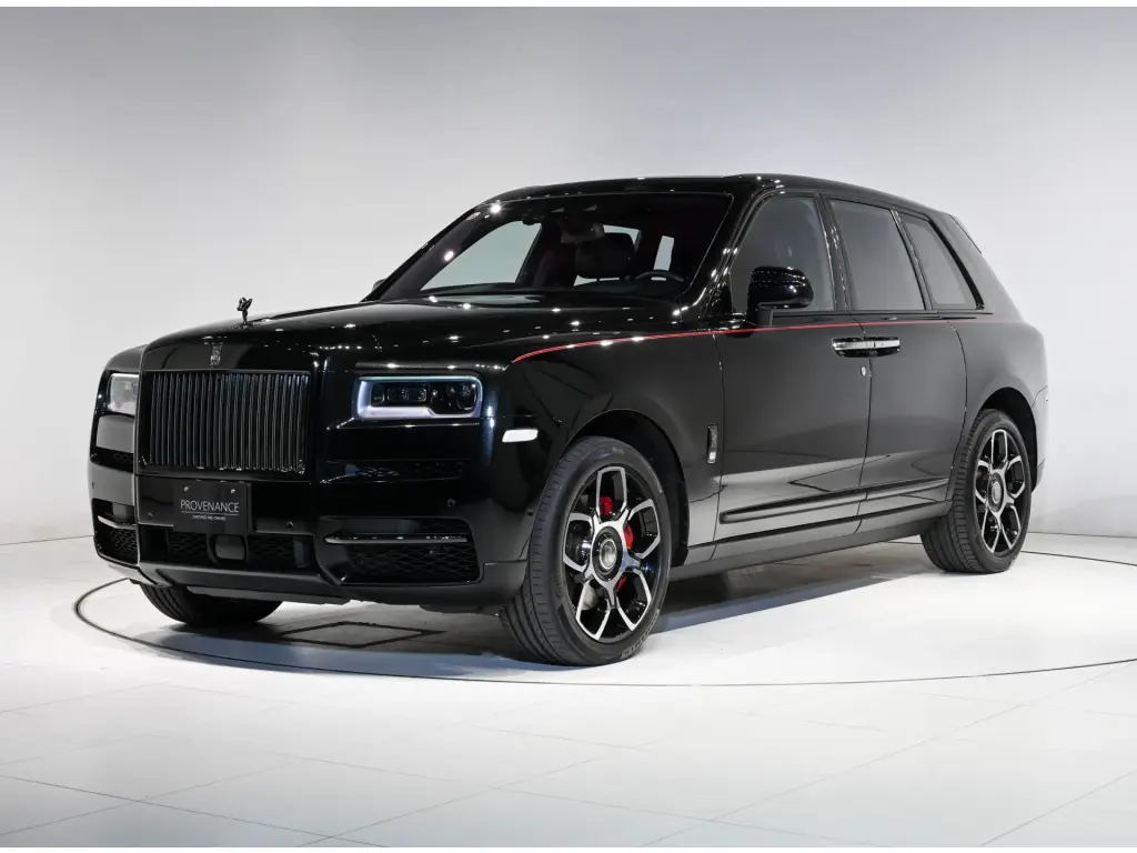 Полные сведения об автомобиле 2021 rolls-royce Cullinan Black Badge  Cullinan Алмазно-черный Черный Шпон Black Badge из технического волокна —  доступно для продажи у Rolls-Royce Motor Cars Tokyo 4-1  Kioi-Cho,Chiyoda-Ku,Tokyo 102-0094 для 0 €