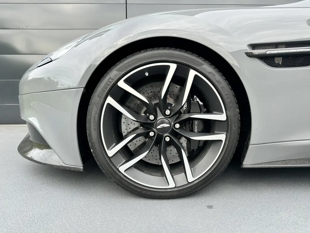 2015 Vanquish Coupe thumbnail vehicle image 3