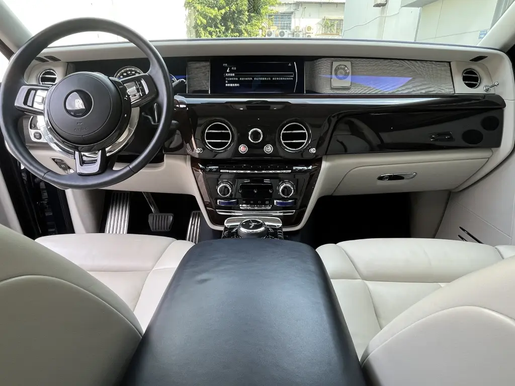 2019 Phantom Extended