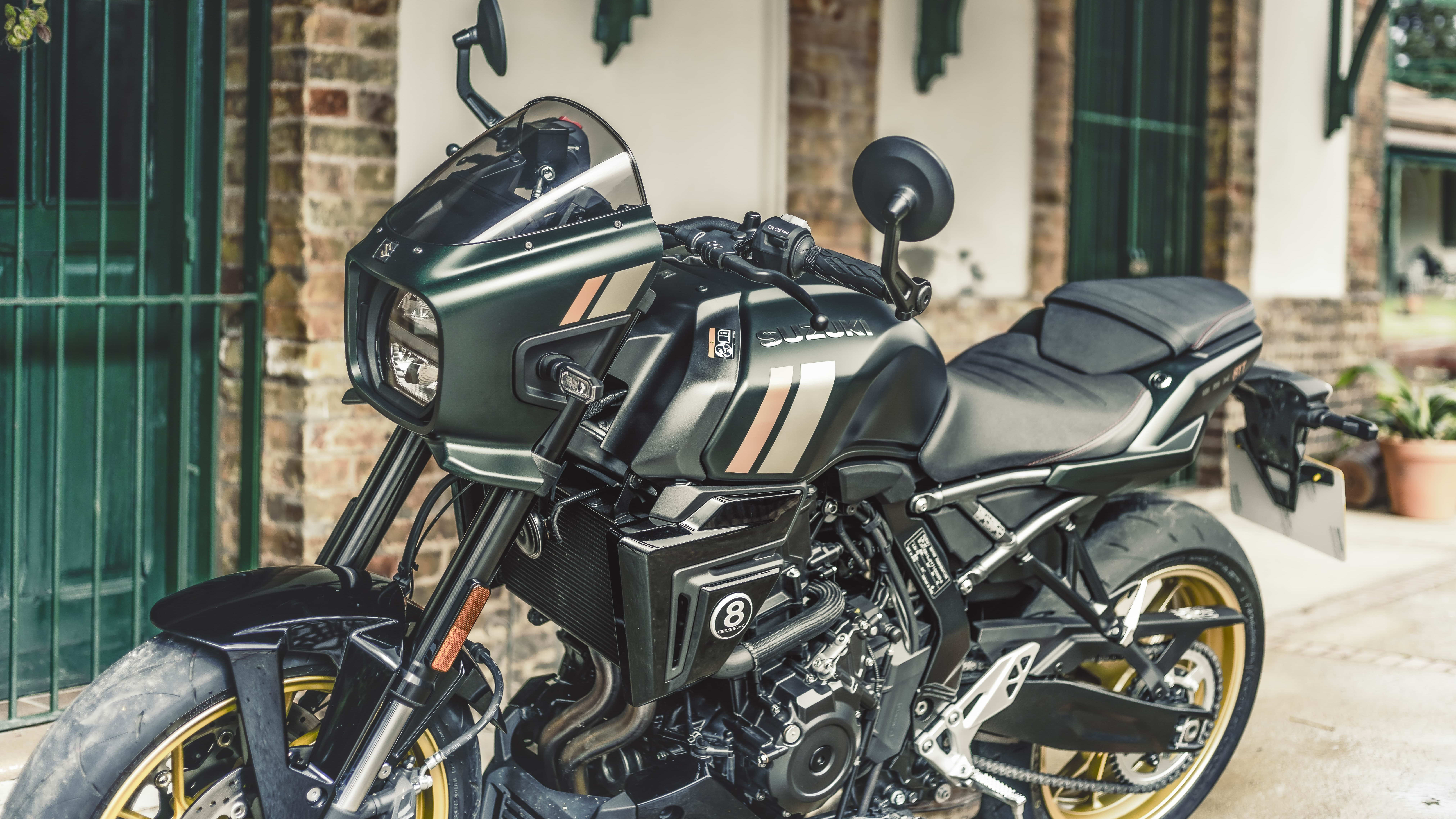 Suzuki GSX-8TT.