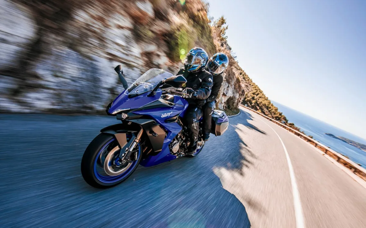 Frische Farben und ein besserer Sound stehen für das Modelljahr 2025 beim Sporttourer GSX-S1000GT auf dem Programm.