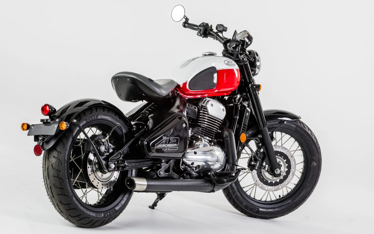 Bildschön: Die JAWA 42 Bobber.