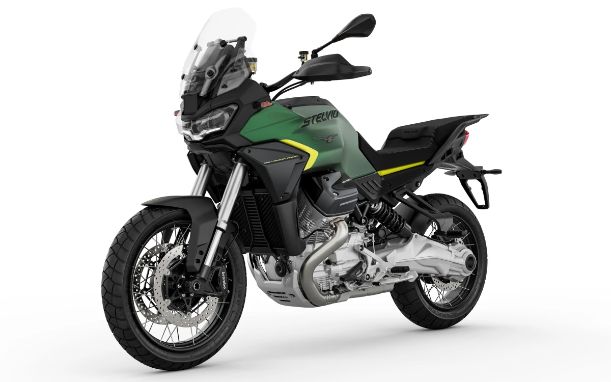 Moto Guzzis Reiseenduro V85 fährt 2026 in neuen Farben vor, hier in 