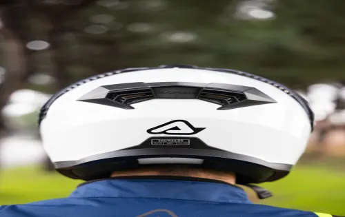 Großzügige Entlüftung am Heck, Zulassung nach neuester Norm.