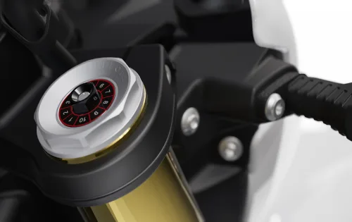 Die Federelemente sind einstellbar und kommen mit Offroad-tauglichen Eckdaten. 