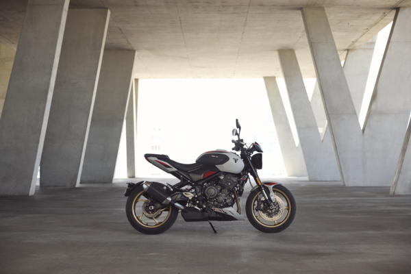 Die neue Triumph Trident 800.