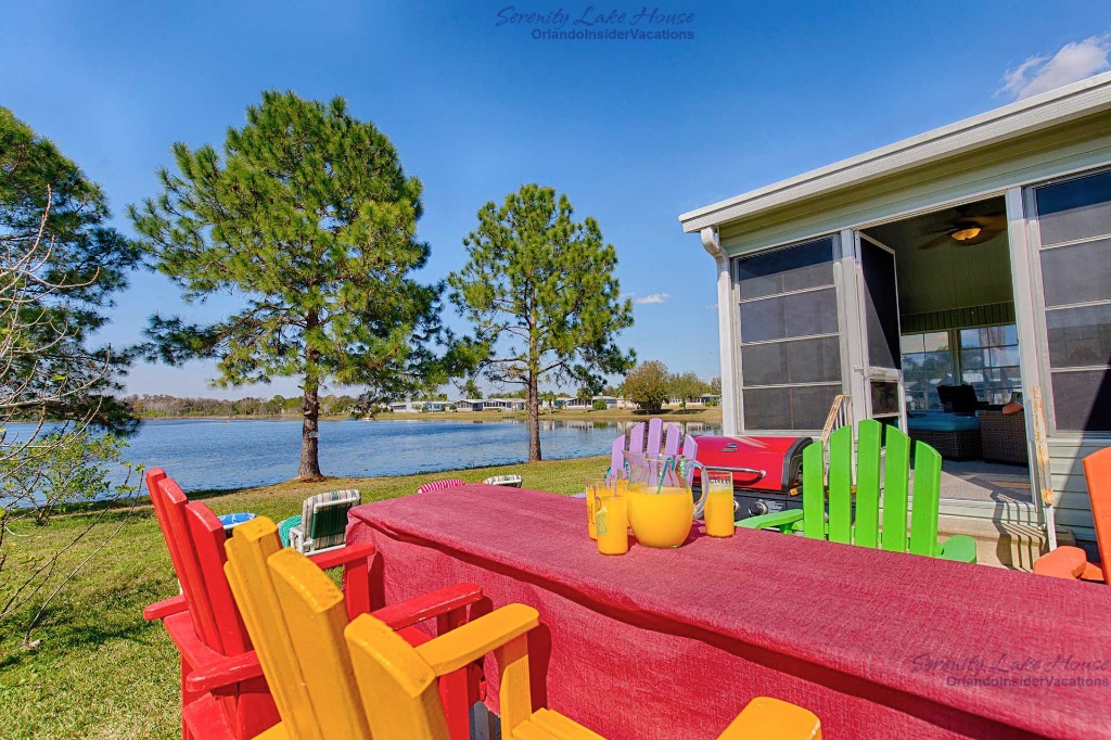 3-bed and 3-bath Lakefront House Only 5 Miles to Disney