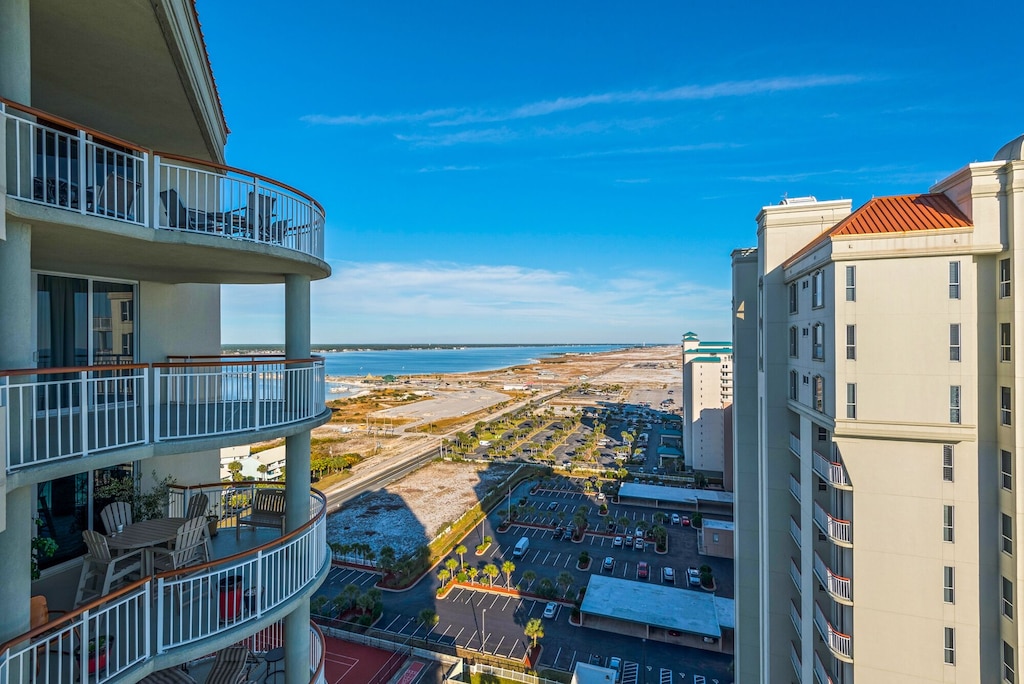 PENTHOUSE 18th floor w/ Beach Chair Service / Luxury 502-541-6888 Call for Info