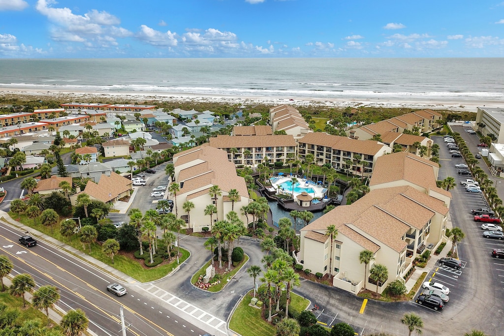 Oceanfront Modern Condo w/ 2 Shared Pools and private washer/dryer!