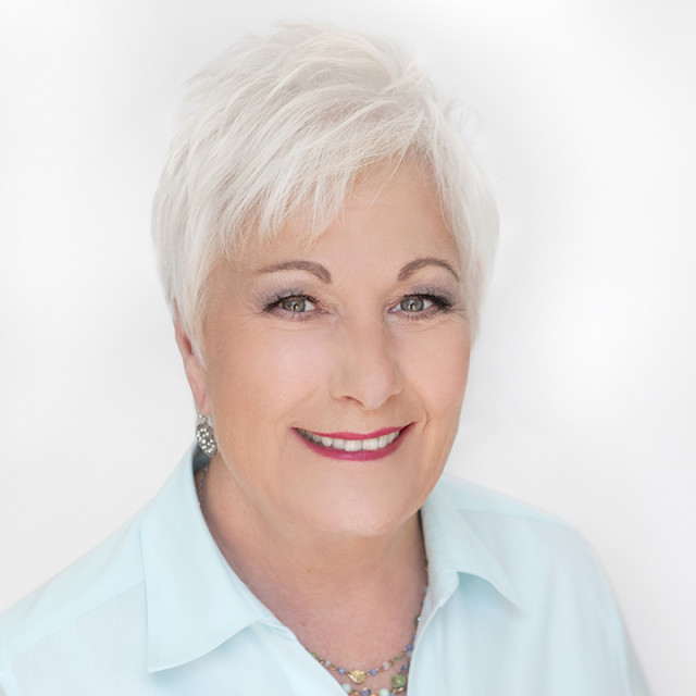 Headshot of Stephanie Gibson