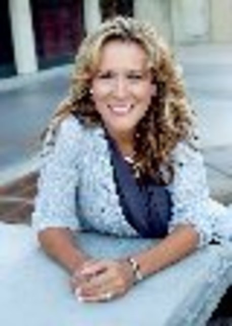 Headshot of Giselle Lampe