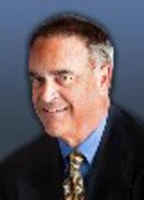 Headshot of Alexis Fernandez