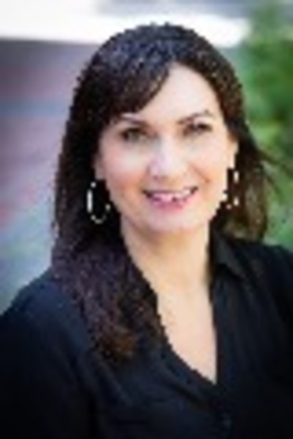 Headshot of Stephanie Van Zandt