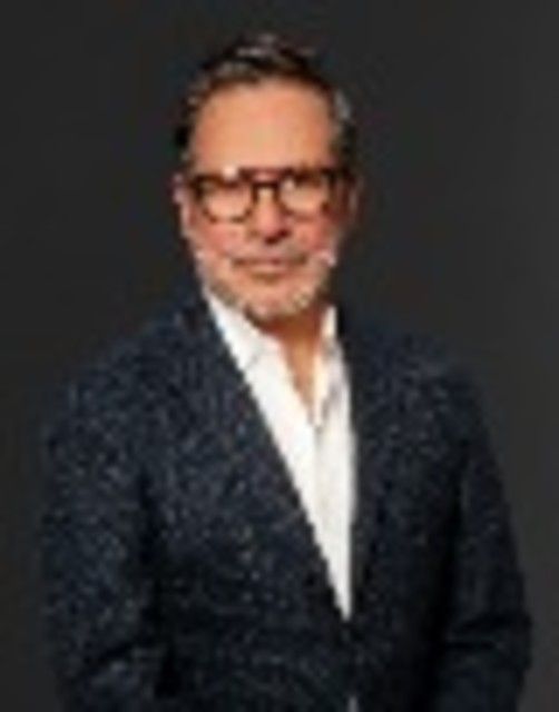 Headshot of Noel Flores