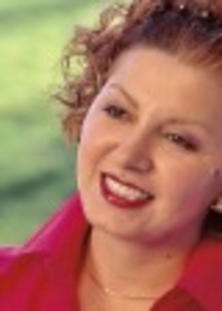 Headshot of Azita DaVinci