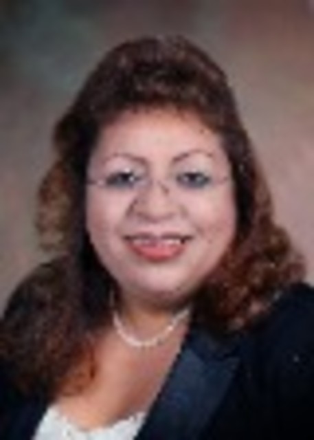 Headshot of Esmeralda Cisneros