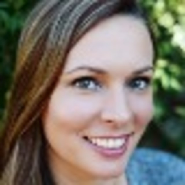 Headshot of Leslie Hanson