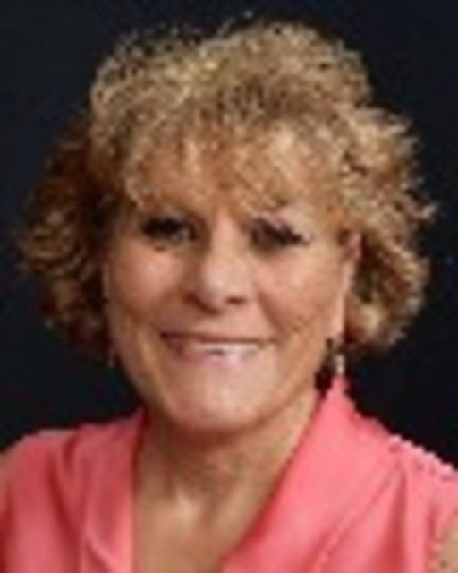 Headshot of Raghda Zacharia