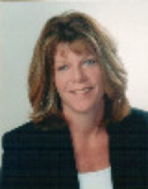 Headshot of Rosalie Martinoni