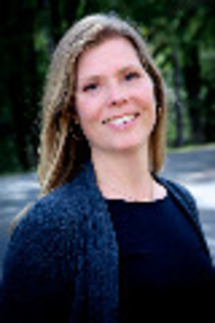 Headshot of Alison Pernell
