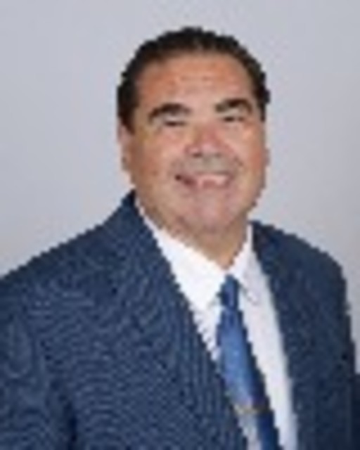 Headshot of Robert Oandason