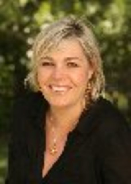 Headshot of Poppy Keller