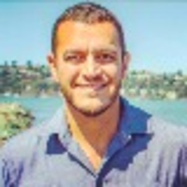 Headshot of Alex Hernandez
