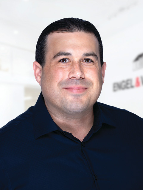 Headshot of Aaron Kopelman