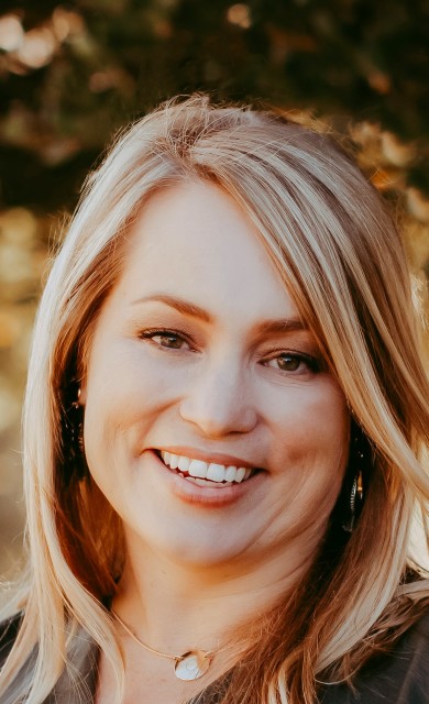 Headshot of Caroline Fuller