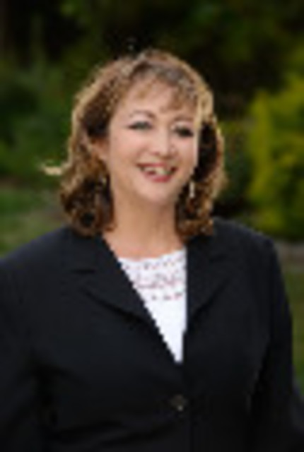 Headshot of Ana Roa-Moreno