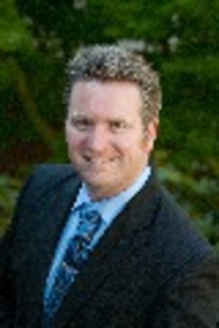 Headshot of Justin Vrobel