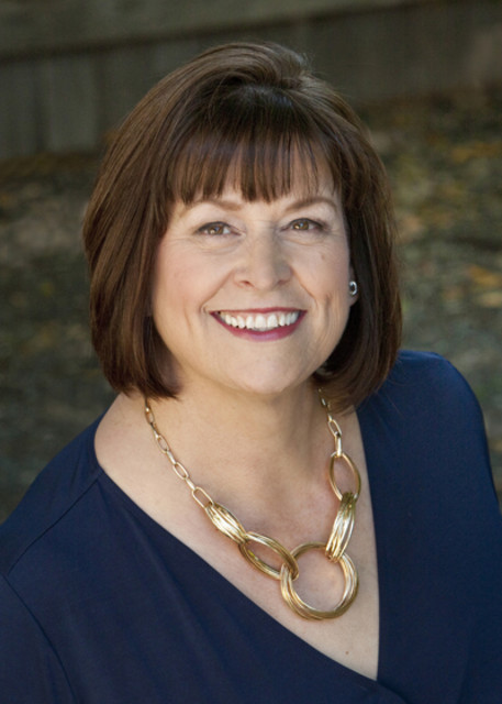 Headshot of Carmen Cervantes