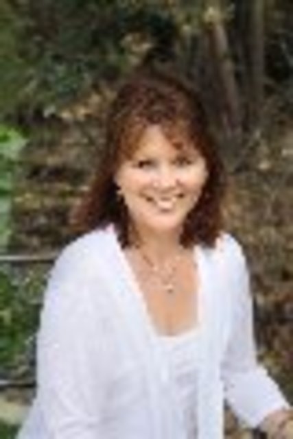 Headshot of Mary Bienek
