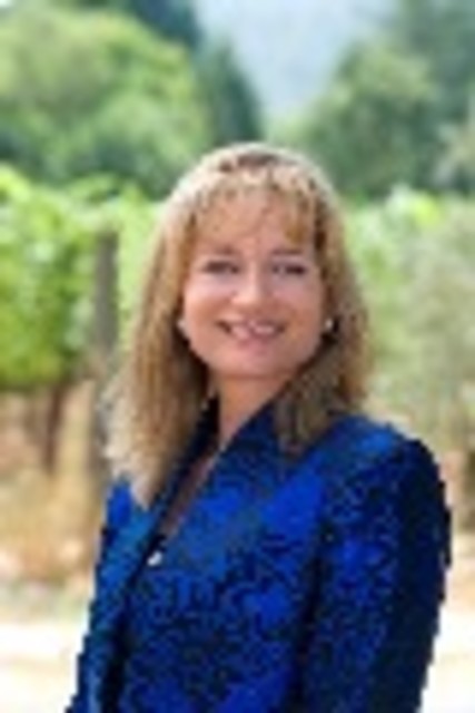 Headshot of Lisa Filipps