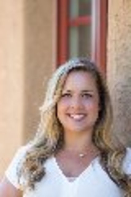 Headshot of Kelly Olivo