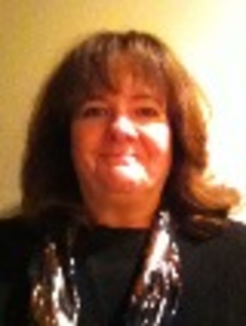 Headshot of Pamela Taeuffer