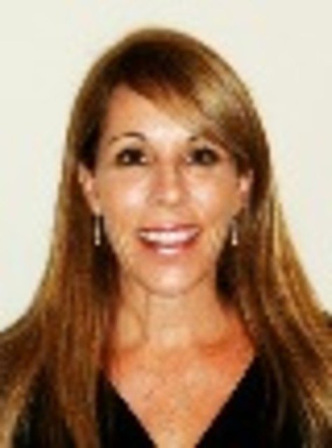 Headshot of Tiffany Knef