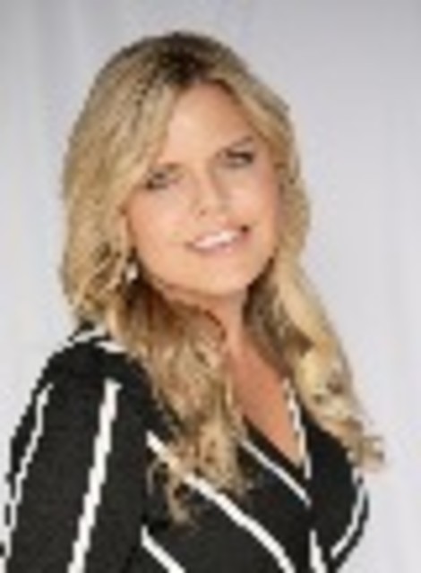 Headshot of Sarah Carlson
