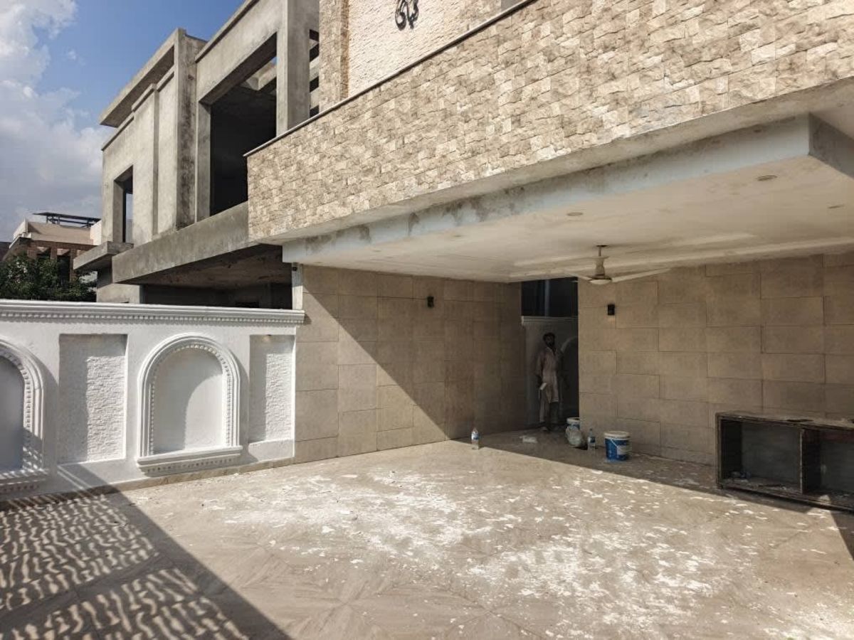 1 Kanal Luxury Double-Storey House in Bahria Town Lahore