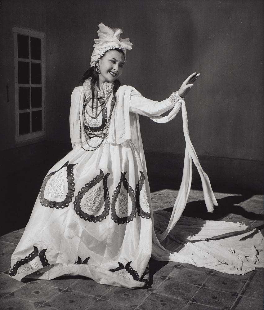 Female movie stars and celebrity portraits—Nancy Chan Wan-Seung (Chen Yunshang) by Yau Leung