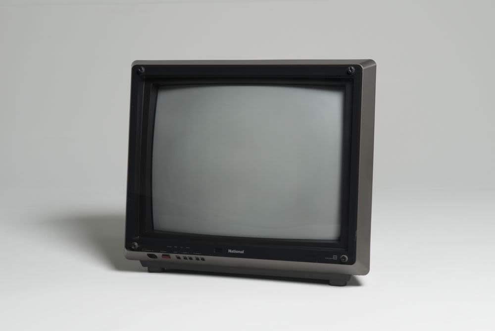 National tube television, model TH28-D0IX (1984) - Momota Nobuo