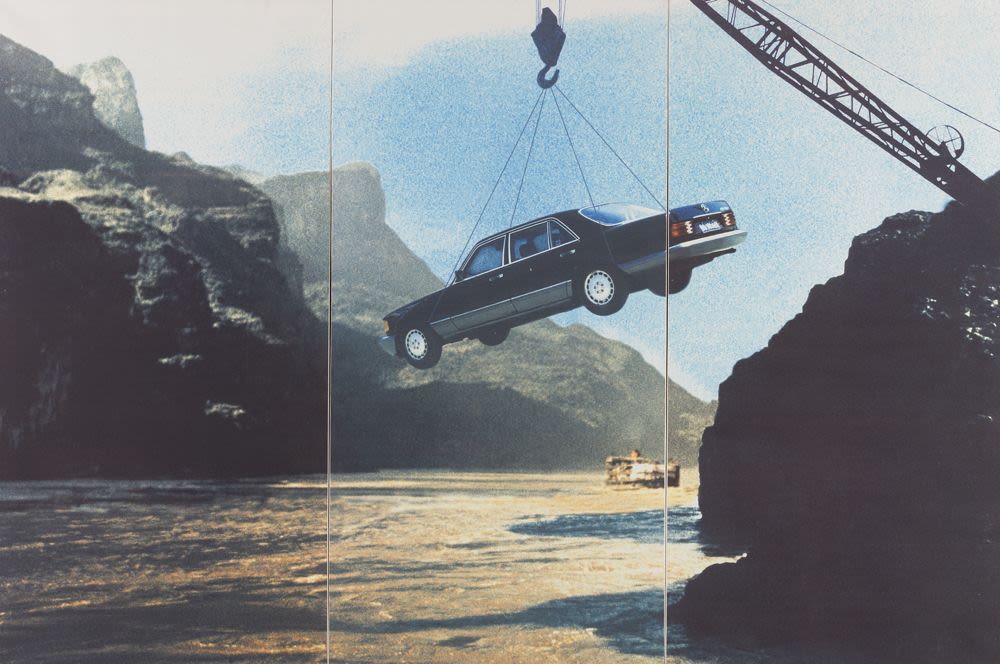 Sinking Mercedes-Benz into Yellow River