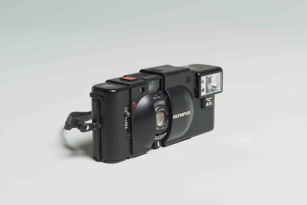 Olympus XA camera (designed 1979) - Maitani Yoshihisa, Olympus