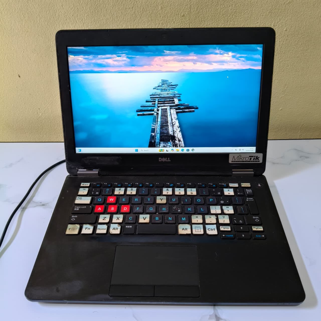 Dell Latitude E7270