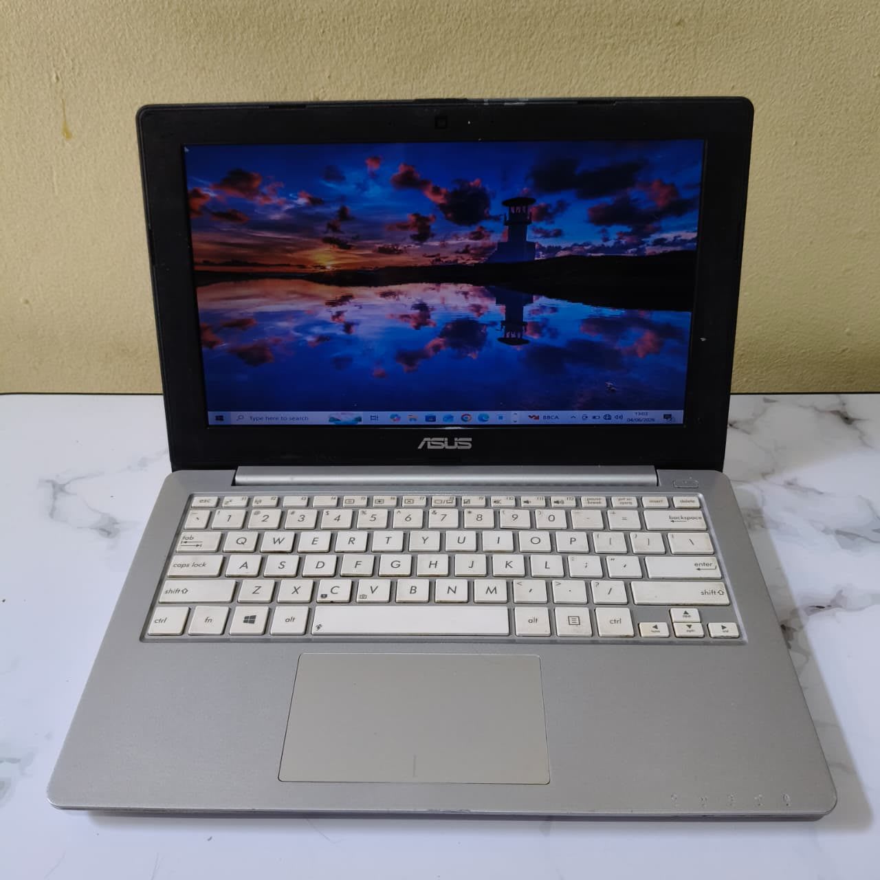 ASUS X201EV