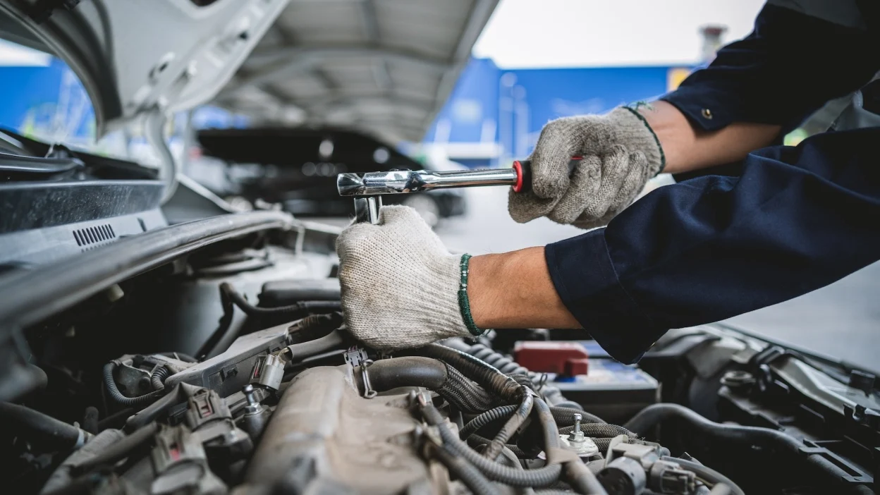 Mobile automotive repair work
