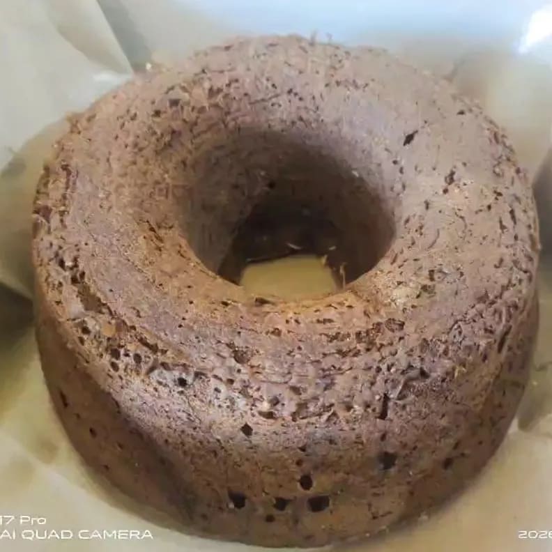 Bolu Coklat Kopi Ukuran 22 cm dari Helen Roti & Cake di Maumere, Sikka