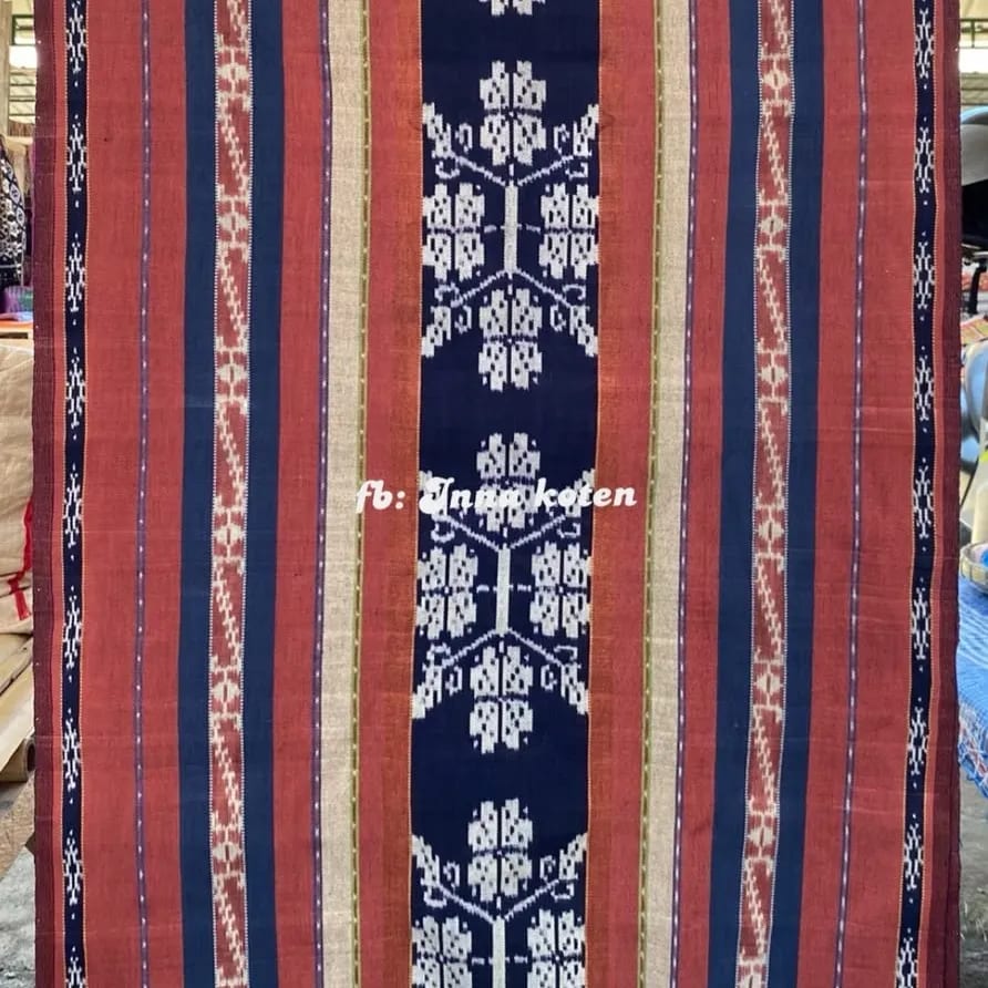 Sarung Tenun Alam Motif Floral Merah Bata – SAIB008