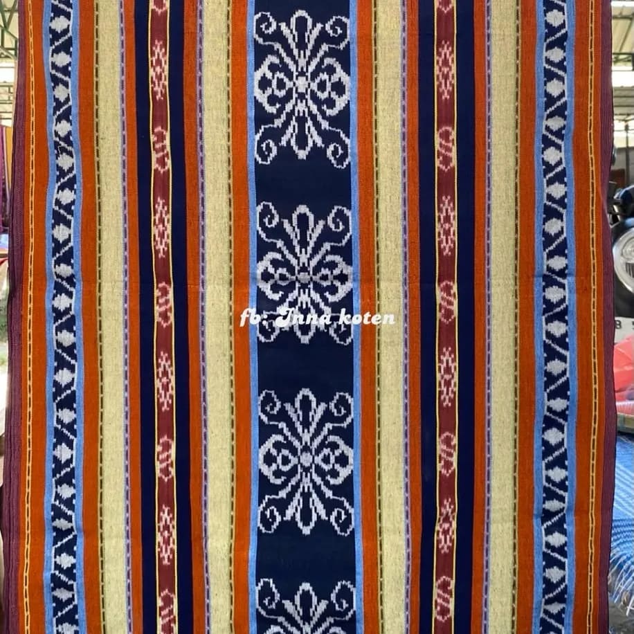 Sarung Tenun Alam Motif Ornamen Klasik Biru Oranye – SAIB014