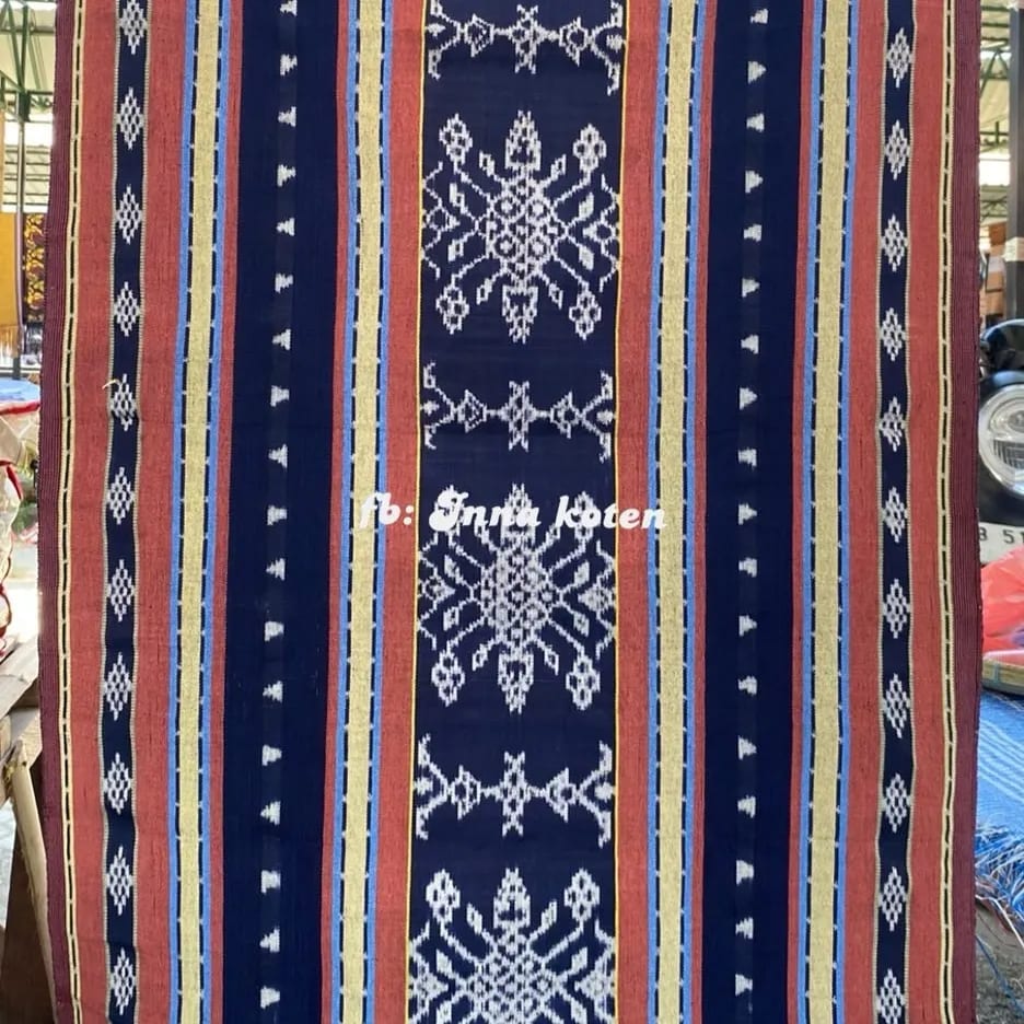 Sarung Tenun Alam Motif Geometris Floral Biru Merah – SAIB018
